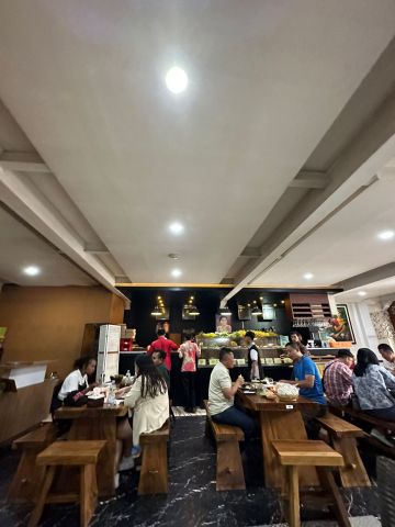 Ma Uneh Sundanenese Restaurant
